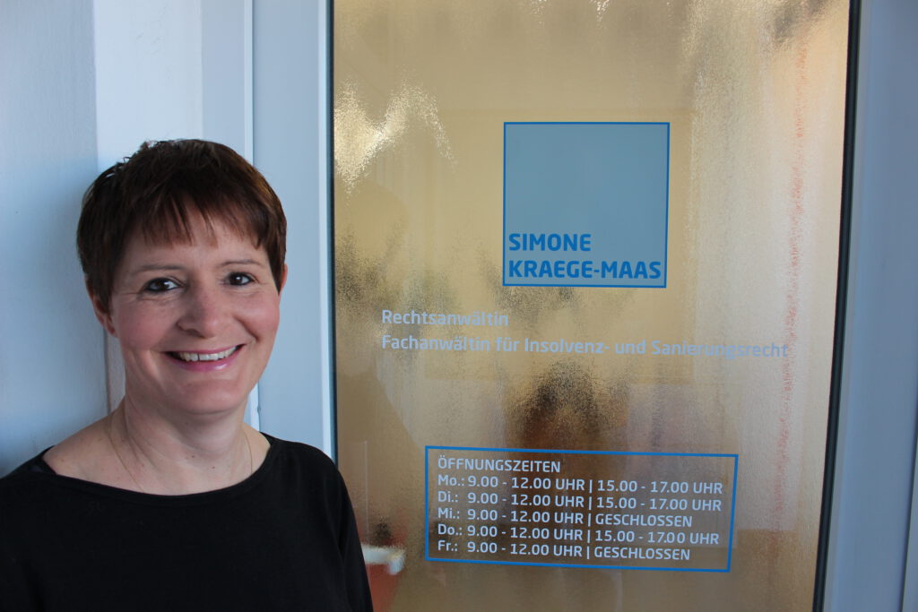 Eingang der Rechtsanwaltskanzlei Simone Kraege-Maas in Arnsberg